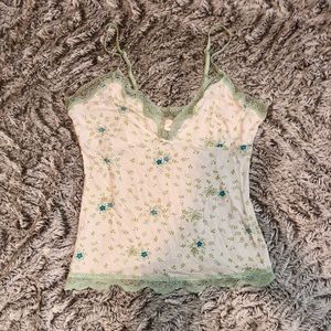 Victoria’s Secret Women’s Size Medium Lace Tank